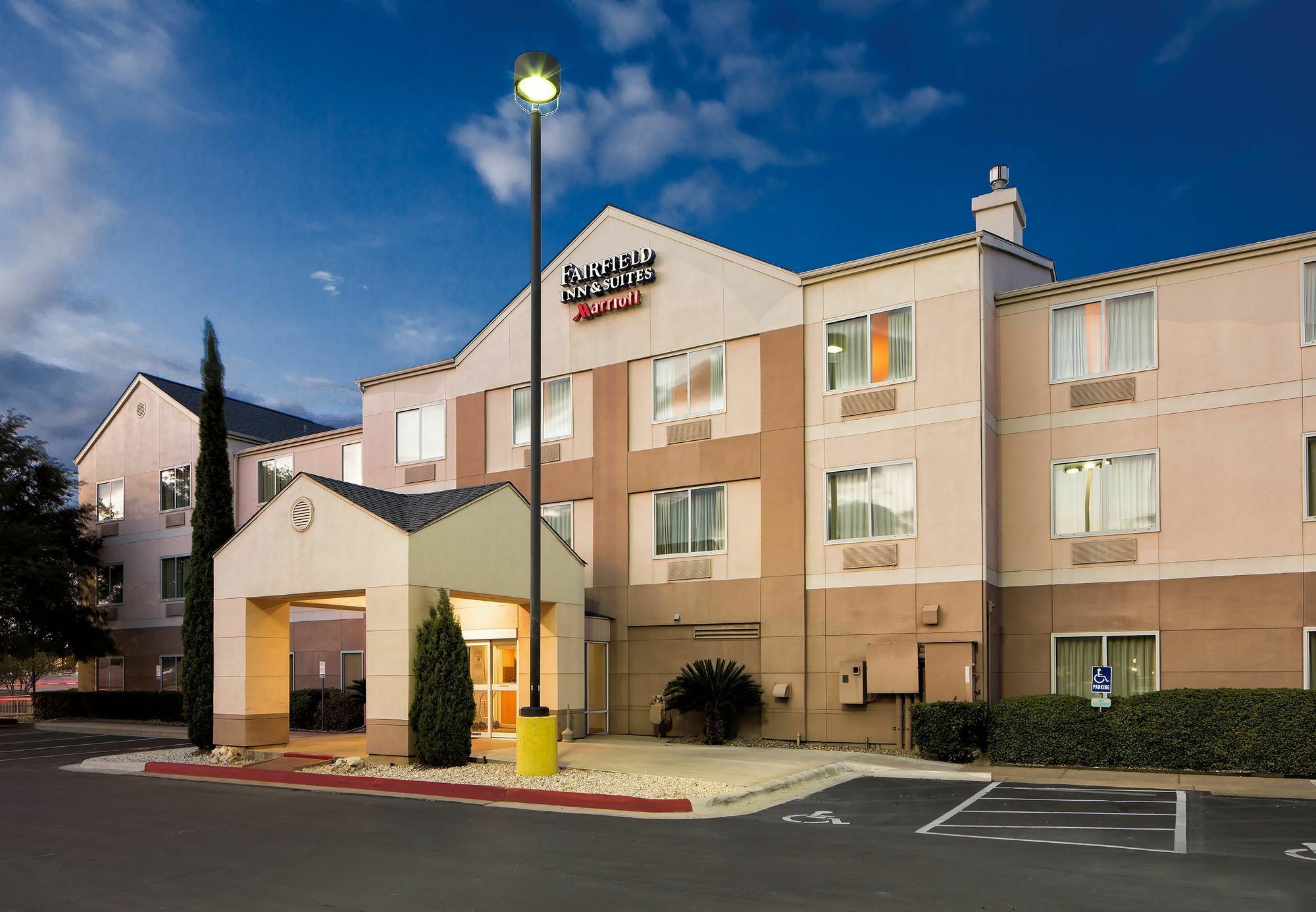 Fairfield Inn And Suites Austin South Экстерьер фото